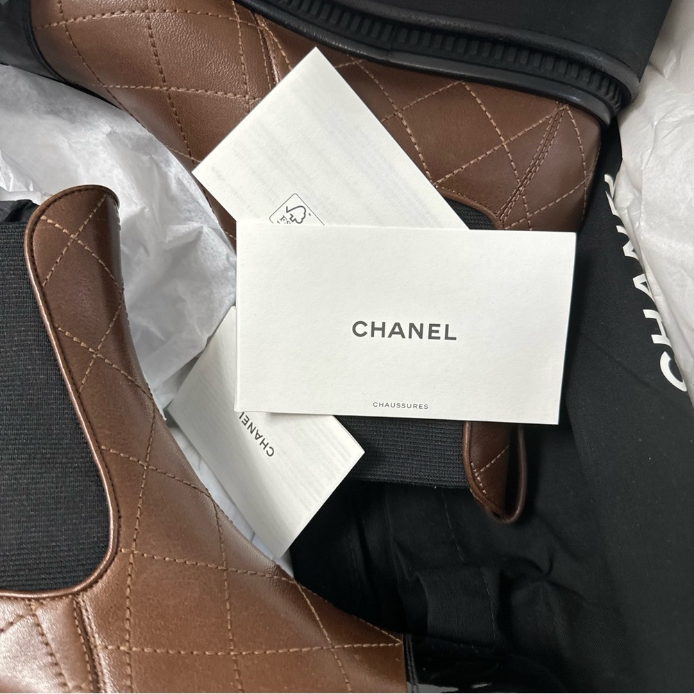 Chanel ankle boots NWT stylish color and shiny fronts - Picture 13 of 14